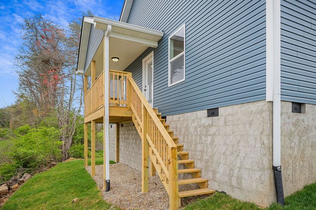 168 Sky View Meadow Dr, Crossville, TN 38555