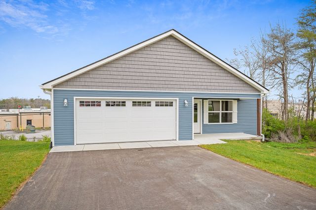 168 Sky View Meadow Dr, Crossville, TN 38555