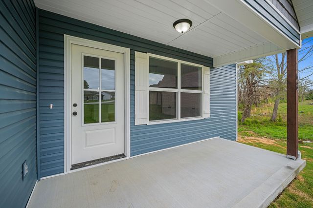 168 Sky View Meadow Dr, Crossville, TN 38555