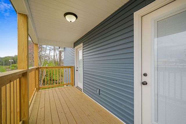 168 Sky View Meadow Dr, Crossville, TN 38555