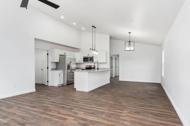 168 Sky View Meadow Dr, Crossville, TN 38555