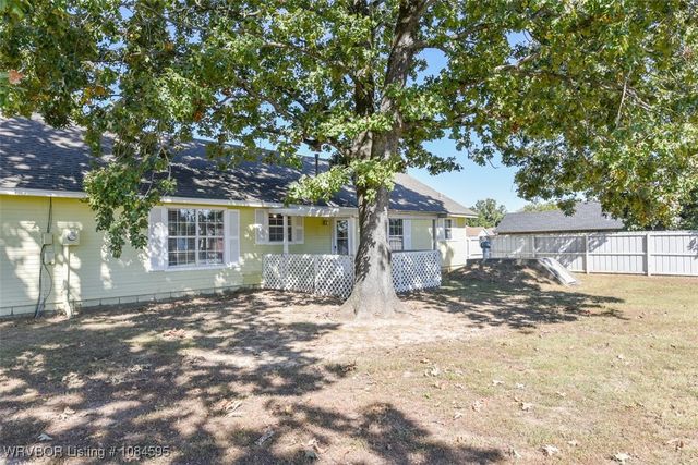 101 Choctaw Drive, Roland, OK 74954