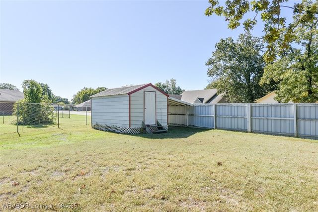 101 Choctaw Drive, Roland, OK 74954