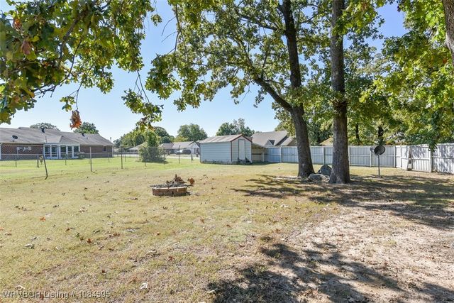 101 Choctaw Drive, Roland, OK 74954