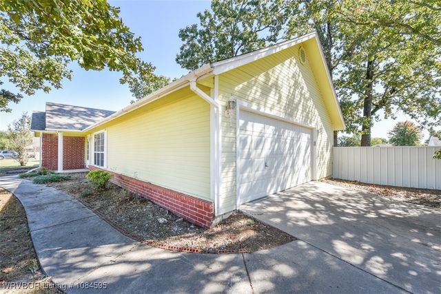 101 Choctaw Drive, Roland, OK 74954