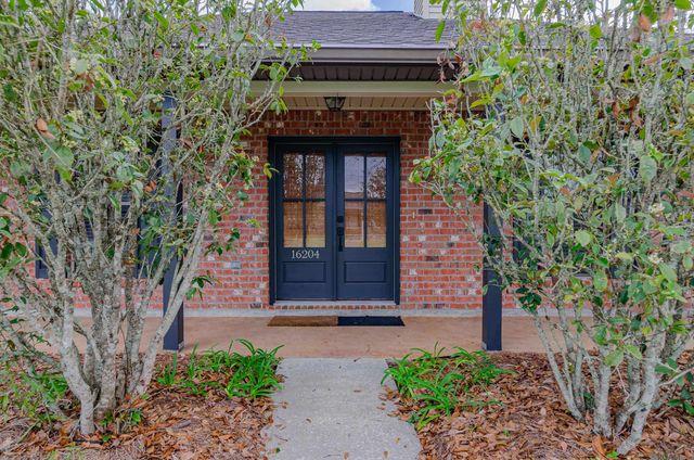 16204 Old Samuel Dr, Prairieville, LA 70769