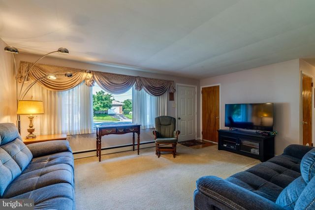 600 KISSEL HILL RD, Lititz, PA 17543