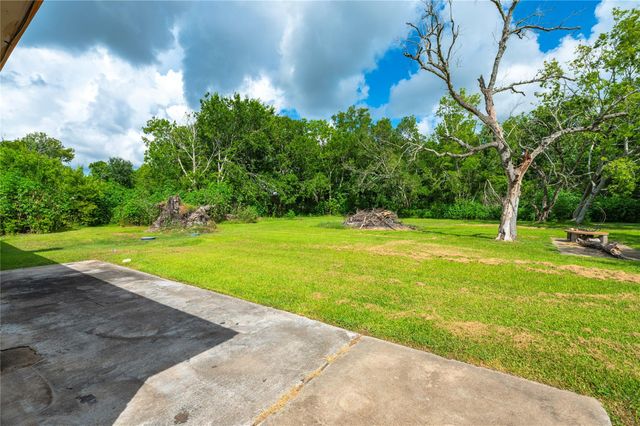 1857 County Road 99, Alvin, TX 77511