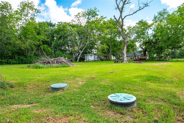 1857 County Road 99, Alvin, TX 77511