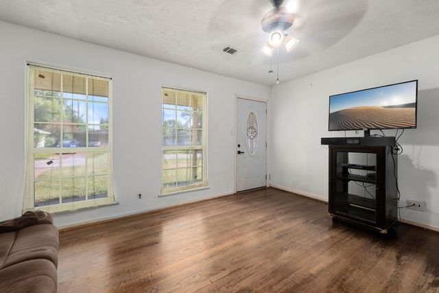 6415 Limestone Street, Houston, TX 77092