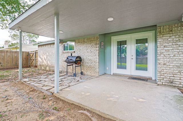 1911 Devonshire Drive, Arlington, TX 76015