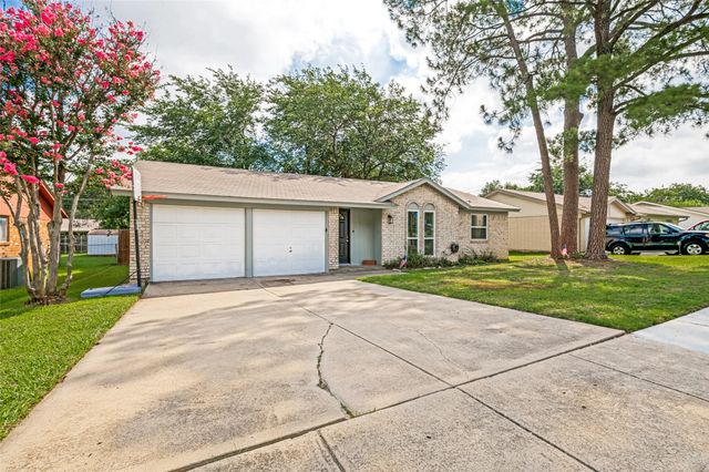 1911 Devonshire Drive, Arlington, TX 76015