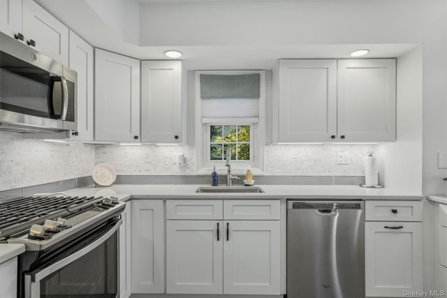 2 N Cambridge Court, Fishkill, NY 12524