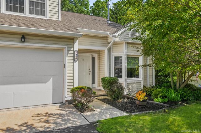 2 N Cambridge Court, Fishkill, NY 12524