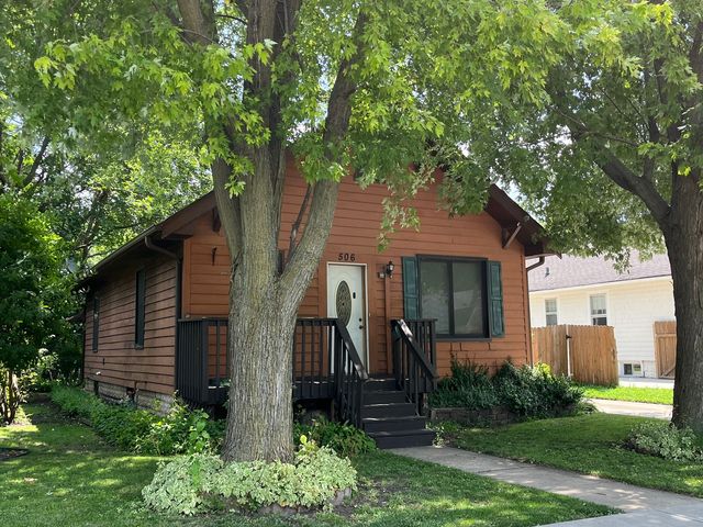 506 S Gladstone Avenue, Aurora, IL 60506