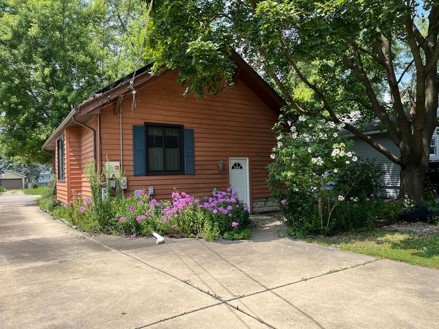 506 S Gladstone Avenue, Aurora, IL 60506