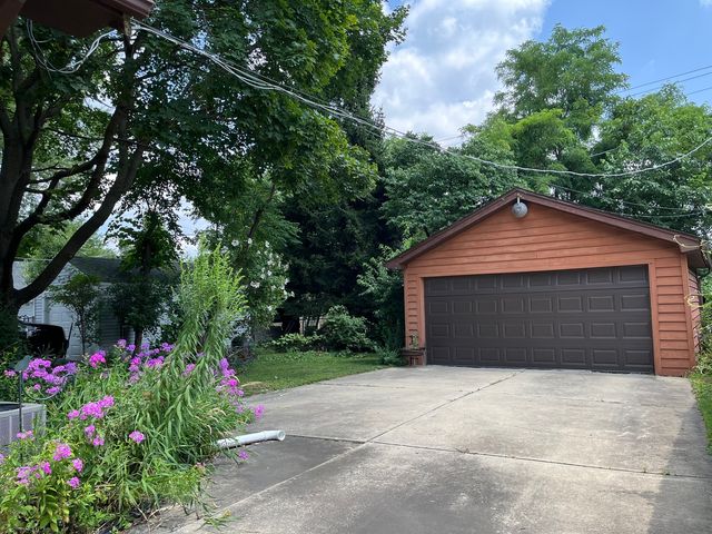 506 S Gladstone Avenue, Aurora, IL 60506