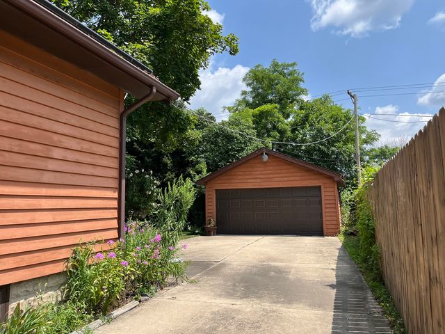 506 S Gladstone Avenue, Aurora, IL 60506
