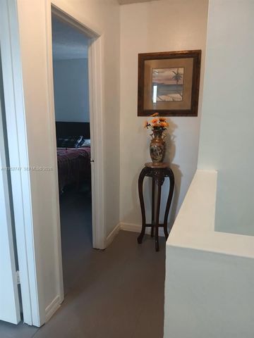 7854 W 10th Ave 7854, Hialeah, FL 33014