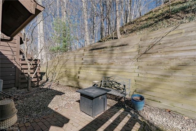 275 Solon Road 275C, Chagrin Falls, OH 44022