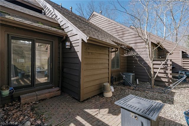 275 Solon Road 275C, Chagrin Falls, OH 44022