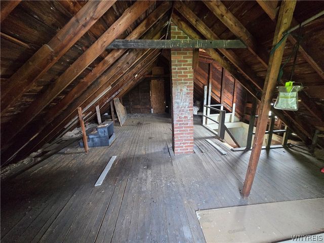 2709 20th Street, Niagara Falls, NY 14305
