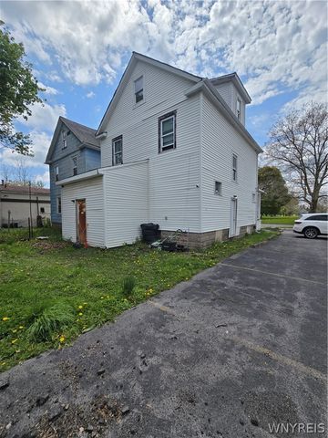 2709 20th Street, Niagara Falls, NY 14305
