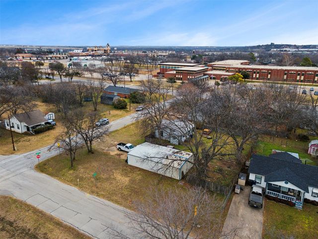 100 E Eldred Street, Burleson, TX 76028
