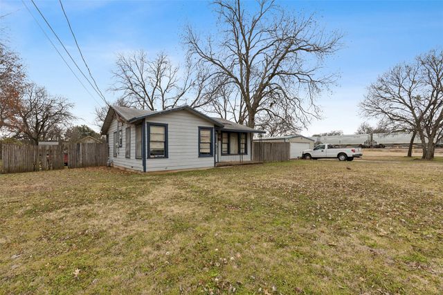 100 E Eldred Street, Burleson, TX 76028