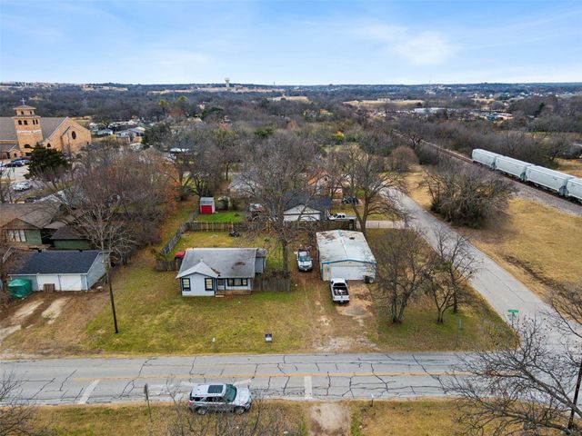 100 E Eldred Street, Burleson, TX 76028