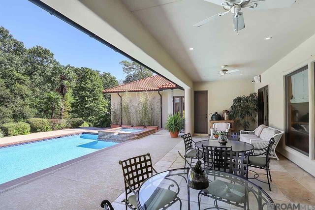 9923 E Myrtle View Ct, Baton Rouge, LA 70810