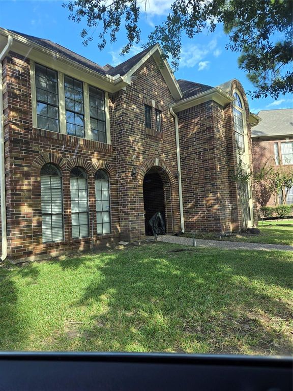 9911 Chalford Drive, Sugar Land, TX 77498