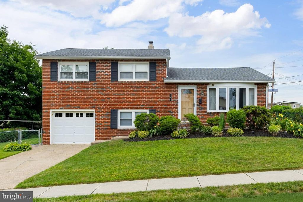 202 N 4TH ST, National Park, NJ 08063