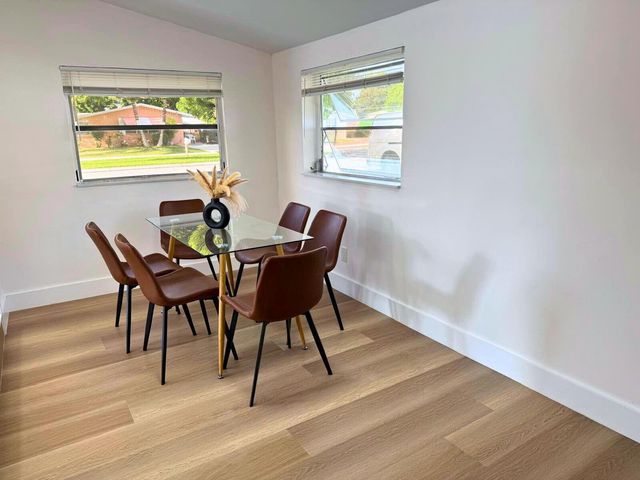 5950 NW 42nd Ave, Lauderdale Lakes, FL 33319