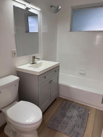 5950 NW 42nd Ave, Lauderdale Lakes, FL 33319