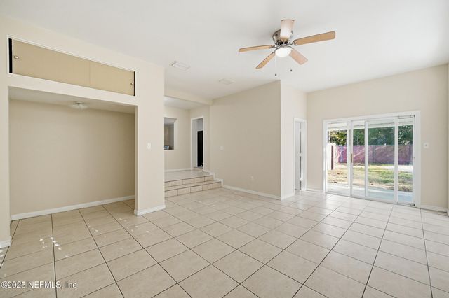 1995 E BURKHOLDER Circle, Jacksonville, FL 32216