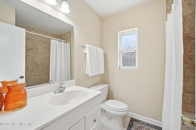 1995 E BURKHOLDER Circle, Jacksonville, FL 32216