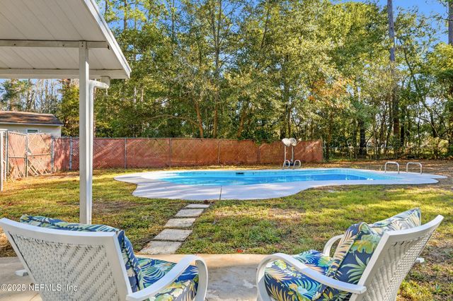 1995 E BURKHOLDER Circle, Jacksonville, FL 32216