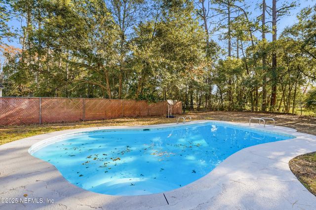 1995 E BURKHOLDER Circle, Jacksonville, FL 32216