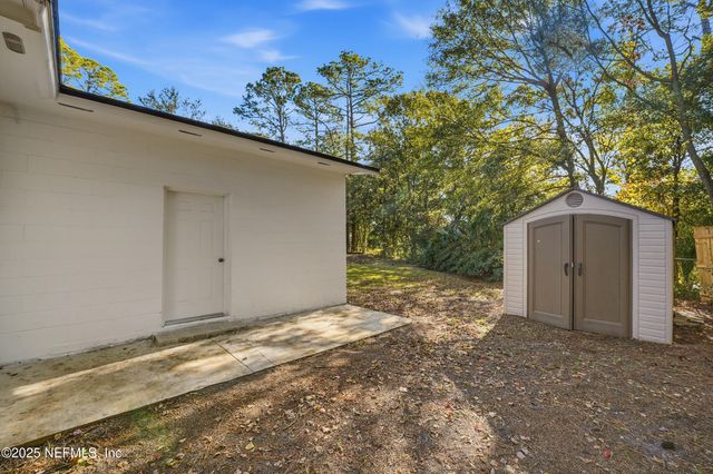 1995 E BURKHOLDER Circle, Jacksonville, FL 32216