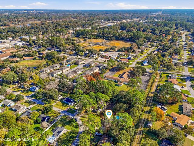1995 E BURKHOLDER Circle, Jacksonville, FL 32216