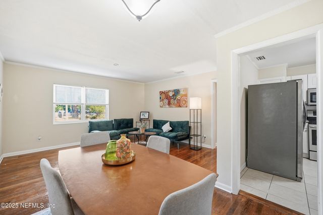 1995 E BURKHOLDER Circle, Jacksonville, FL 32216