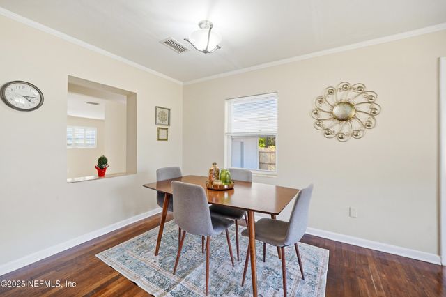 1995 E BURKHOLDER Circle, Jacksonville, FL 32216