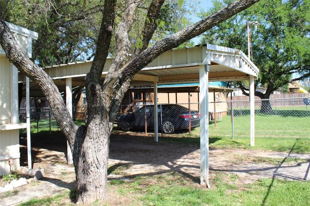 4500 Iroquois Drive, May, TX 76857