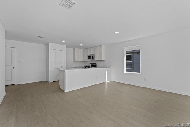 105 Ellendale Place, Fredericksburg, TX 78624