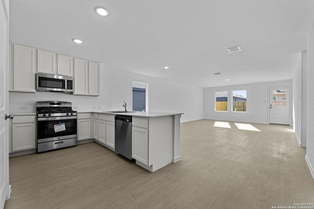 105 Ellendale Place, Fredericksburg, TX 78624