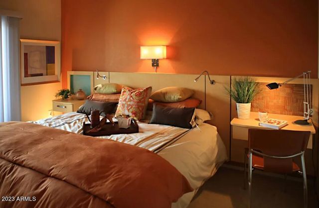 28575 N BLACK CANYON Highway 1S, Phoenix, AZ 85085