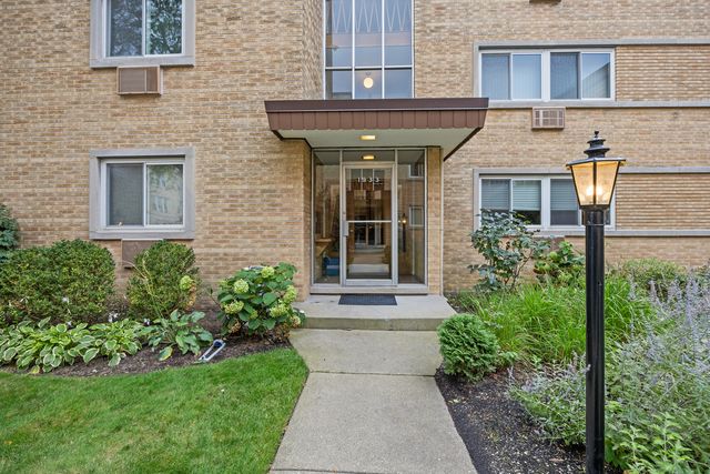 1933 Harrison Street 3B, Evanston, IL 60201