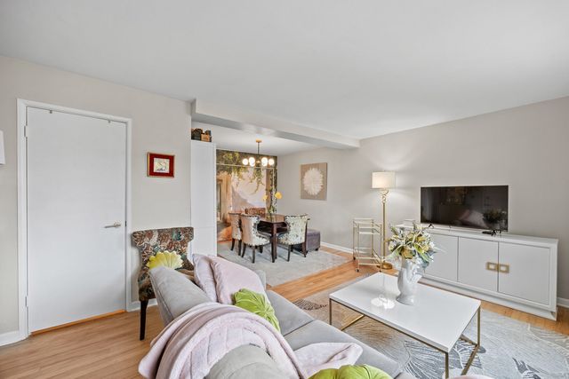 1933 Harrison Street 3B, Evanston, IL 60201