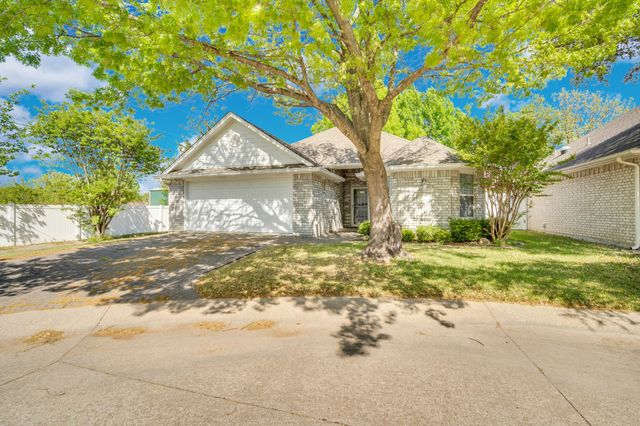 110 Enchanted Court, Red Oak, TX 75154